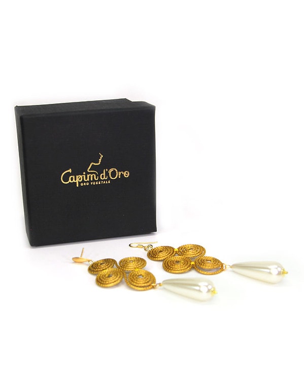 orecchino-oro-vegetale-capim-dourado-eco-gioielli-bijoux-golden-grass-perla-goccia-scatola-pamela (1)